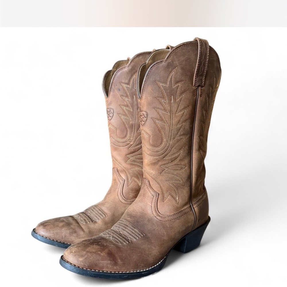 Ariat Brown Western Boots with Stitch Detail